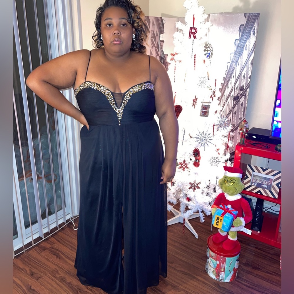 Black chiffon Evening Gown